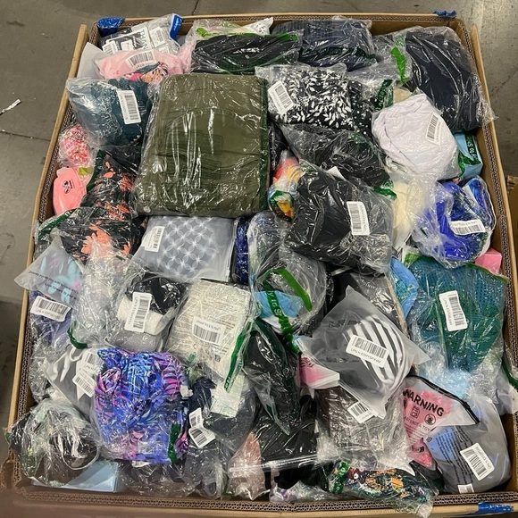 50 Wholesale Liquidation Box Lot Amazon TARGET Clothing & accessories Women